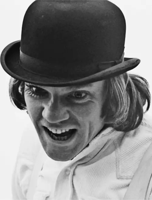 Aktor Malcolm McDowell sebagai Alex DeLarge