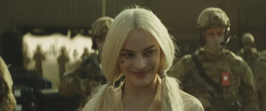 Margot Robbie sebagai Harley Quinn dalam film Suicide Squad