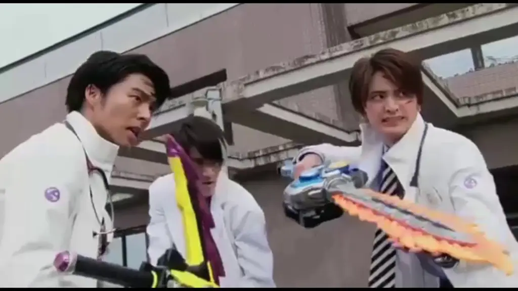 Para pemeran film Kamen Rider New Generation Forever