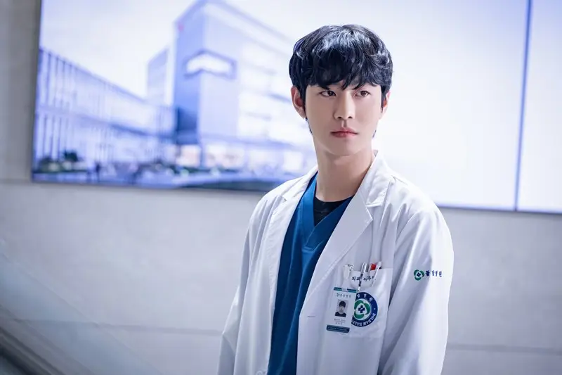 Para pemain Dr. Romantic 3