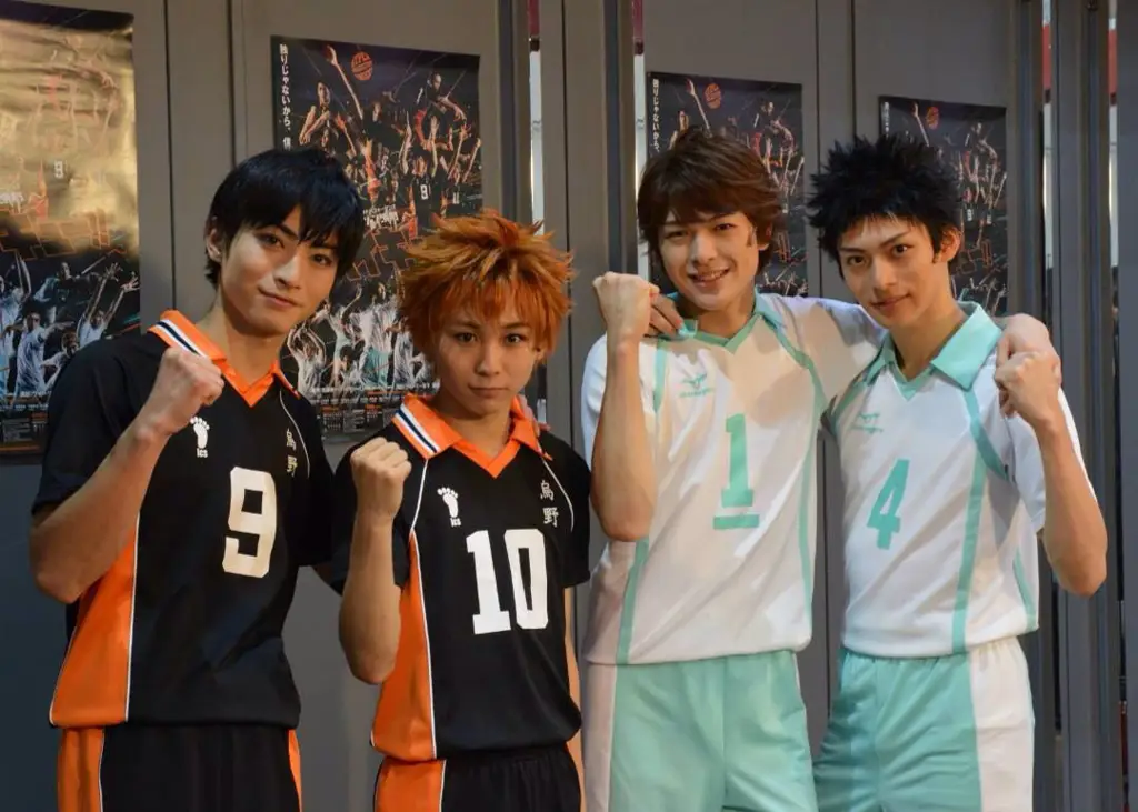 Para pemain Haikyuu!! live action dalam kostum mereka