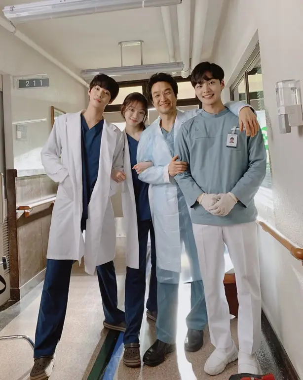 Para pemain utama Dr. Romantic 3