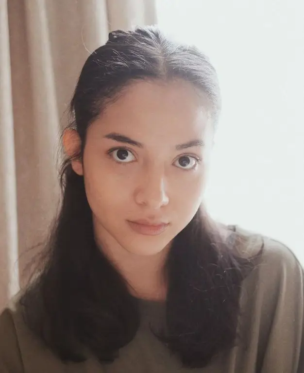 Putri Marino sebagai Kinan dalam Layangan Putus