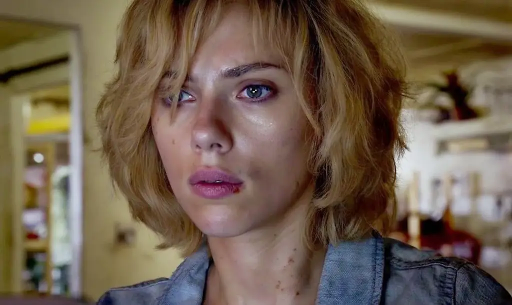 Scarlett Johansson sebagai Lucy dalam film Lucy