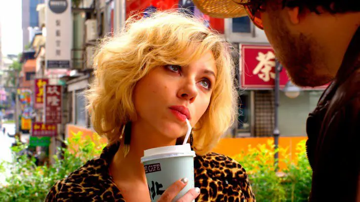 Scarlett Johansson sebagai Lucy dalam film Lucy