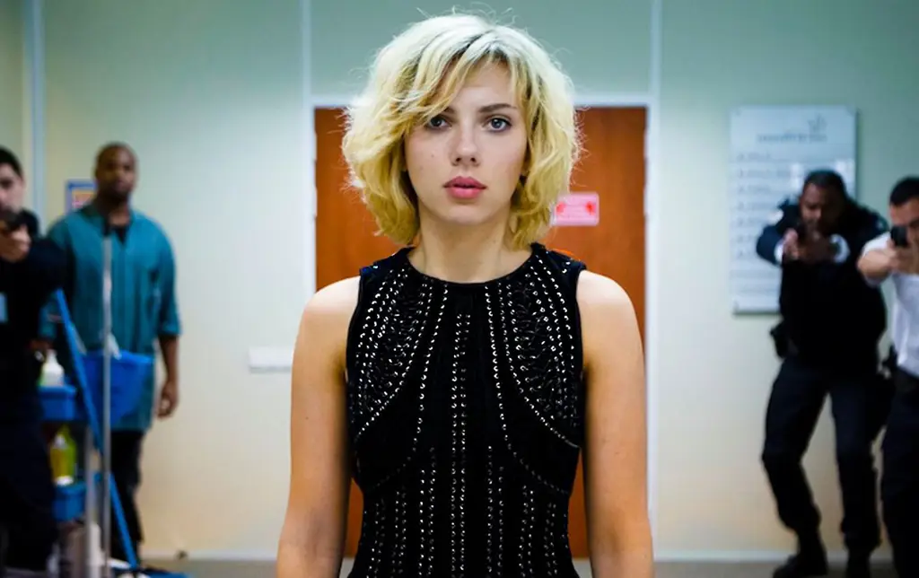 Scarlett Johansson sebagai Lucy dalam film Lucy