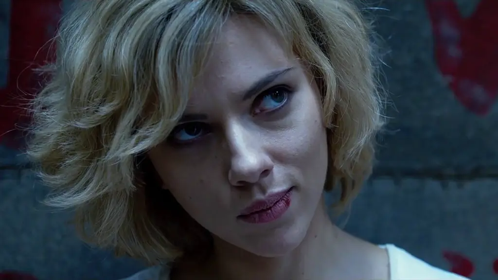 Scarlett Johansson sebagai Lucy dalam film Lucy