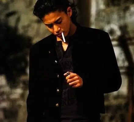 Shun Oguri sebagai Genji Takiya dalam film Crow Zero