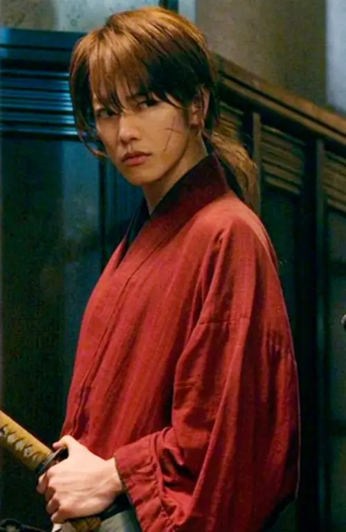 Takeru Satoh sebagai Kenshin Himura