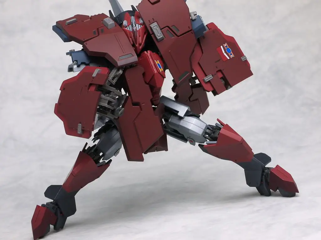 Gambar robot-robot mecha yang ikonik dalam anime Break Blade