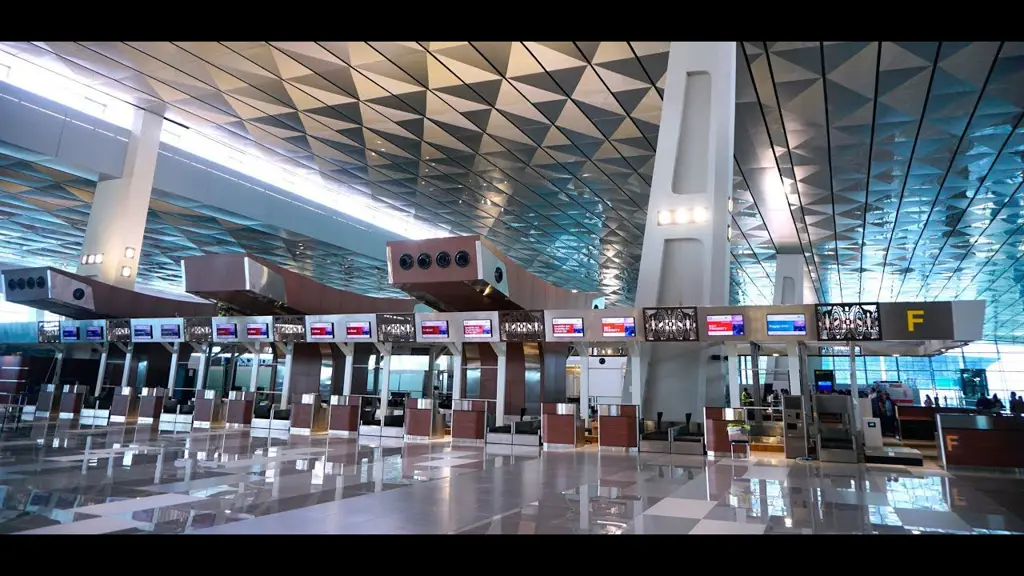 Suasana ruang tunggu keberangkatan di Terminal 3 Bandara Soekarno Hatta