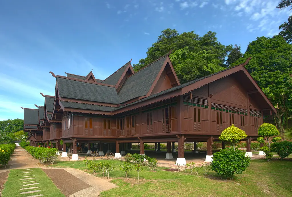 Rumah adat di Bandar Huluan