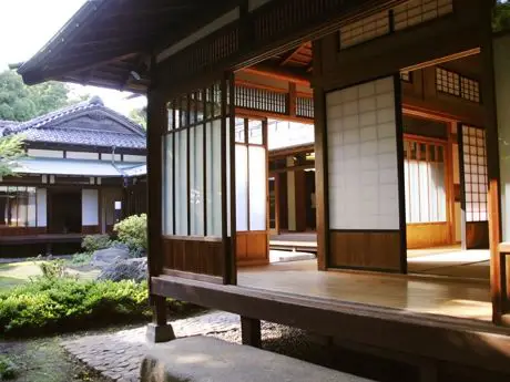 Gambar sebuah rumah besar bergaya Jepang era Taisho