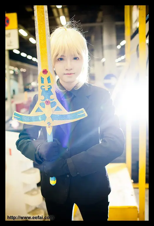 Gambar Saber, salah satu servant utama dalam Fate Stay Night Season 1