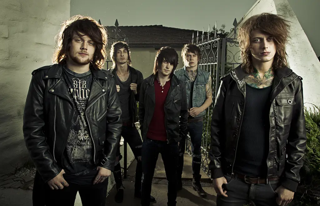 Sampul album Asking Alexandria