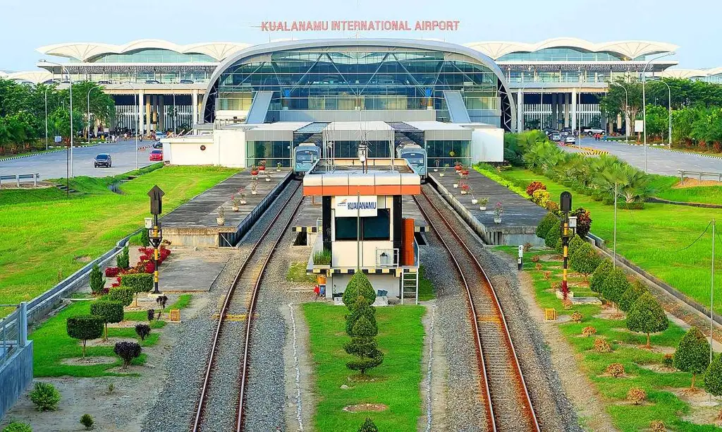 Peta lokasi bandara di Indonesia