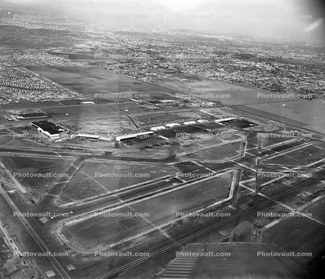 Infrastruktur Bandara Tua