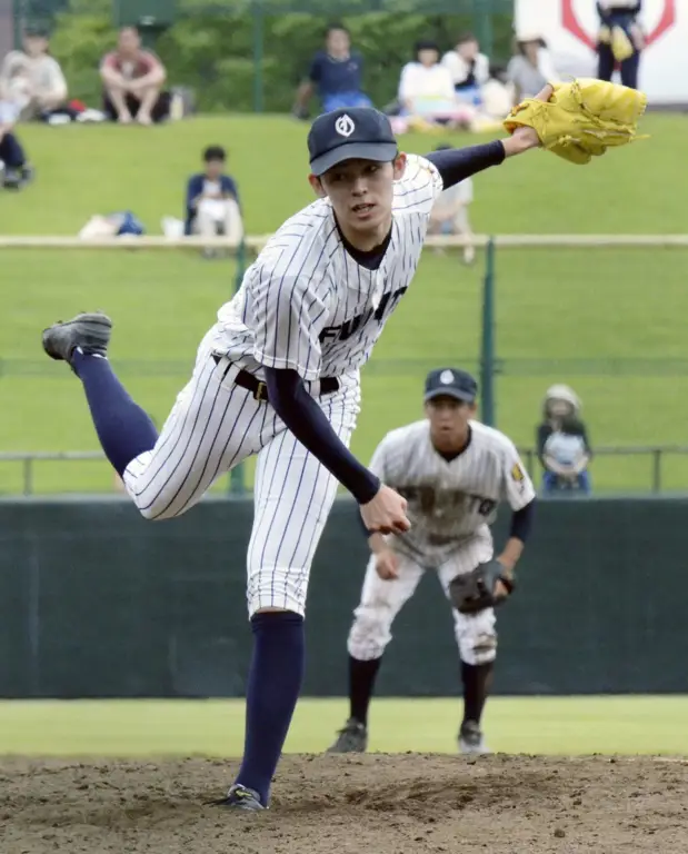 Adegan pertandingan baseball SMA di Jepang