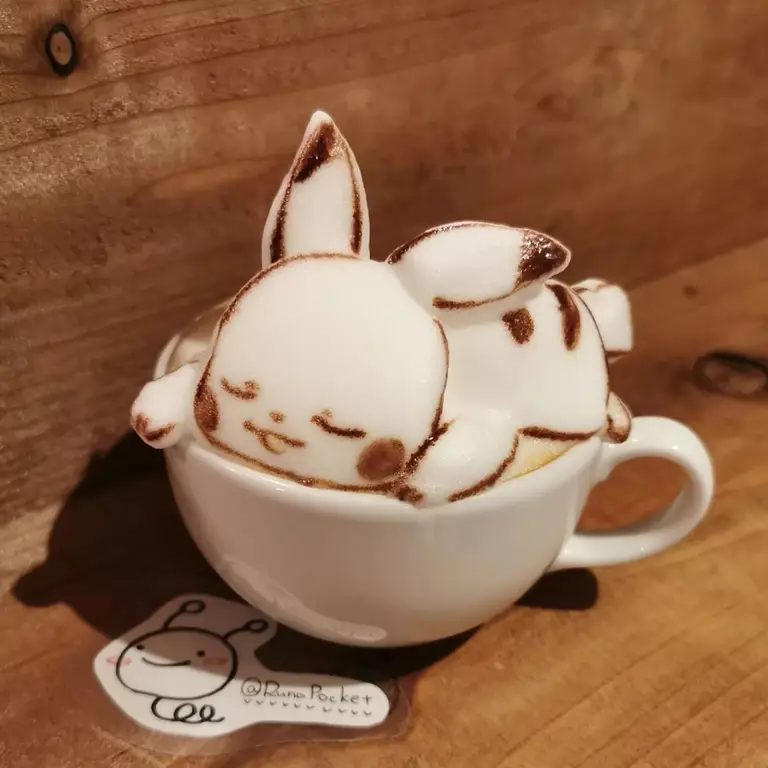 Ilustrasi latte art dengan gaya anime