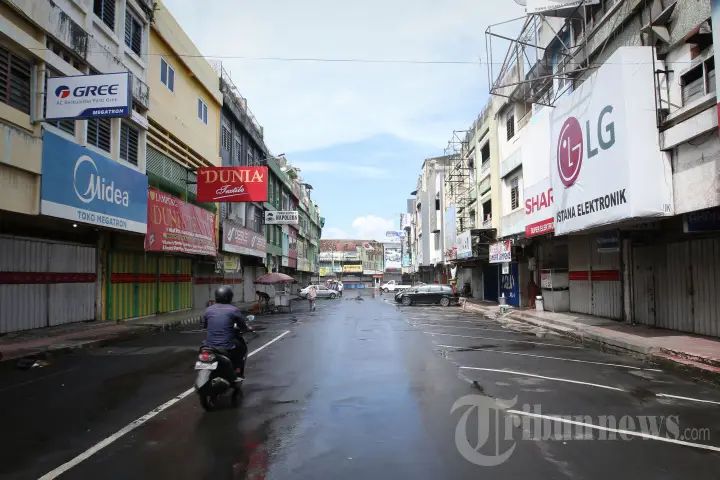 Jalanan sepi di Bandar Lampung saat PPKM Darurat