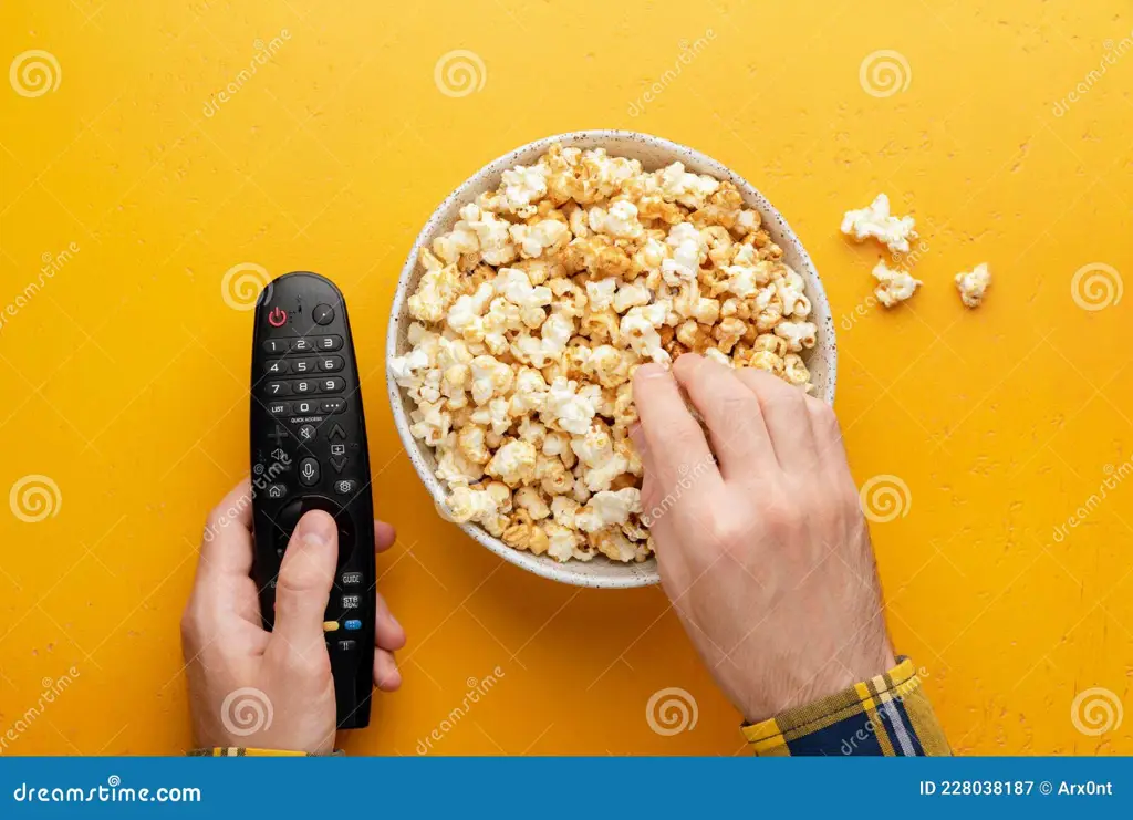 Siap untuk menonton Popcorn dan remot TV