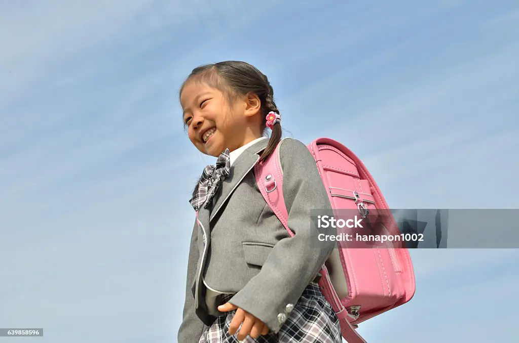 Gambar anak sekolah dengan randoseru