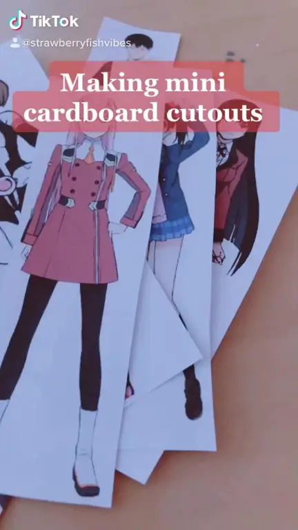 Contoh dekorasi ruangan dengan anime cardboard standee