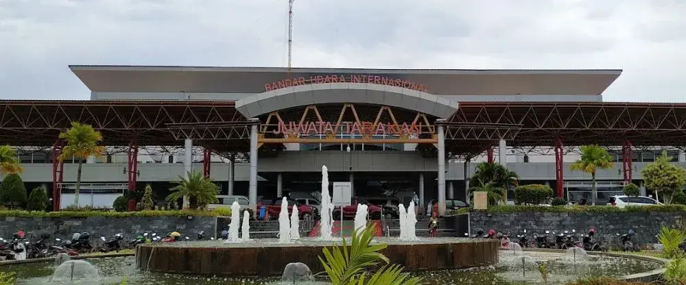 Terminal kedatangan dan keberangkatan Bandar Udara Internasional Juwata