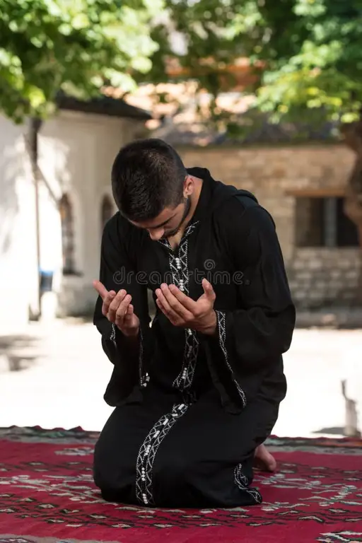 Jamaah Sholat Maghrib di Masjid