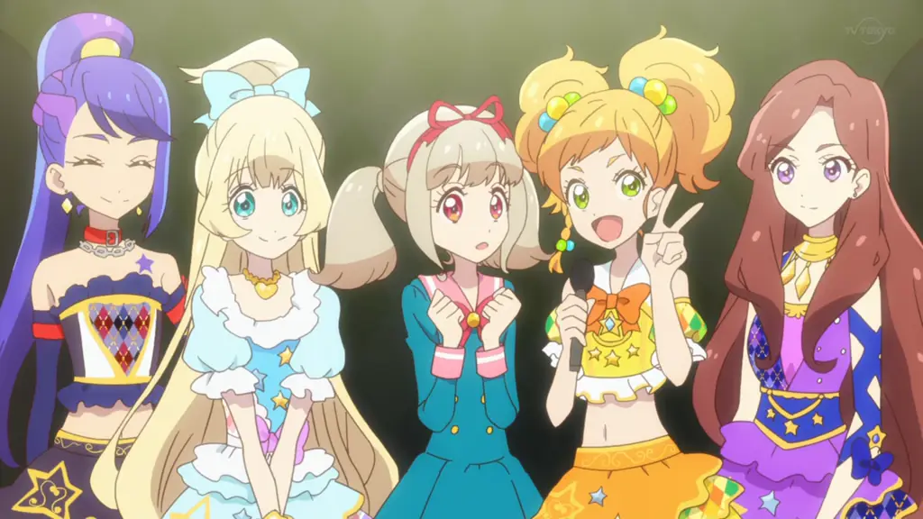 Adegan konser Aikatsu on Parade! yang meriah