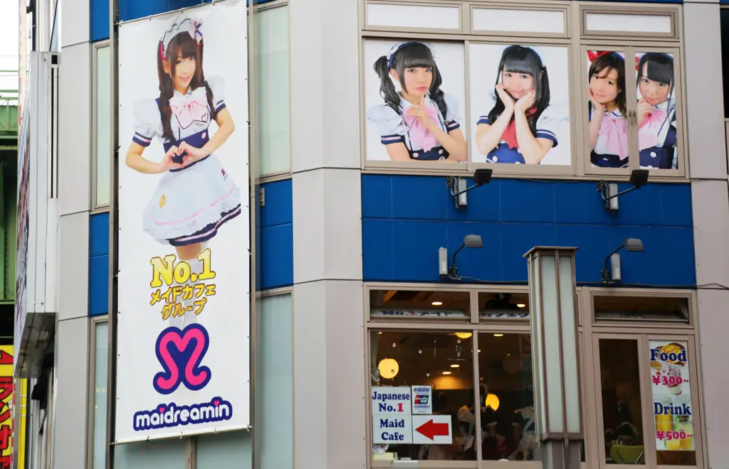 Gambar maid cafe di Indonesia