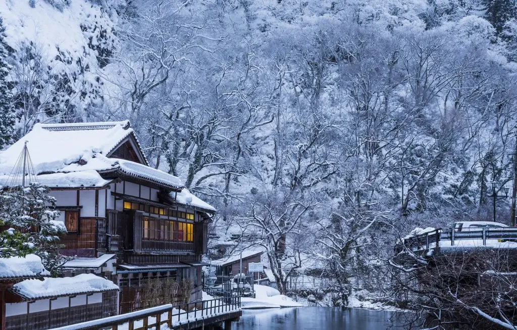 Pemandangan musim dingin di Jepang