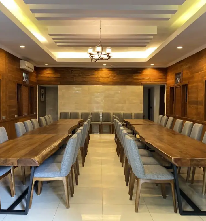 Interior restoran Bandar Djakarta Alam Sutera yang nyaman dan elegan