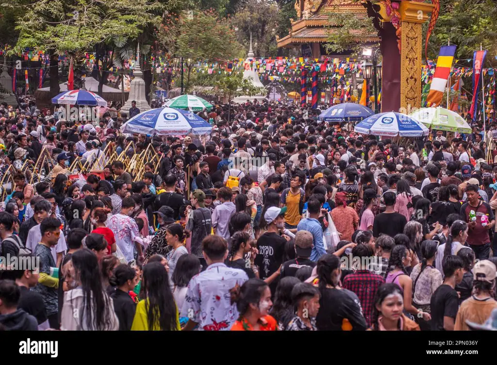 Masyarakat Kamboja merayakan kemerdekaan