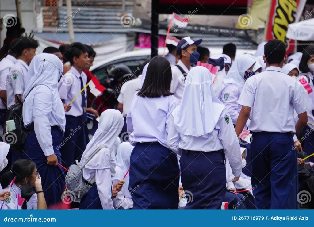 Gambar suasana sekolah dalam serial Anak Sekolahan