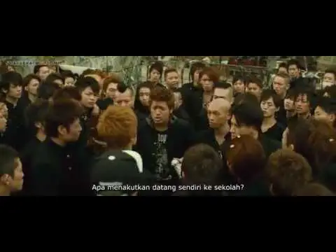 Suasana sekolah Suzuran di film Crows Zero