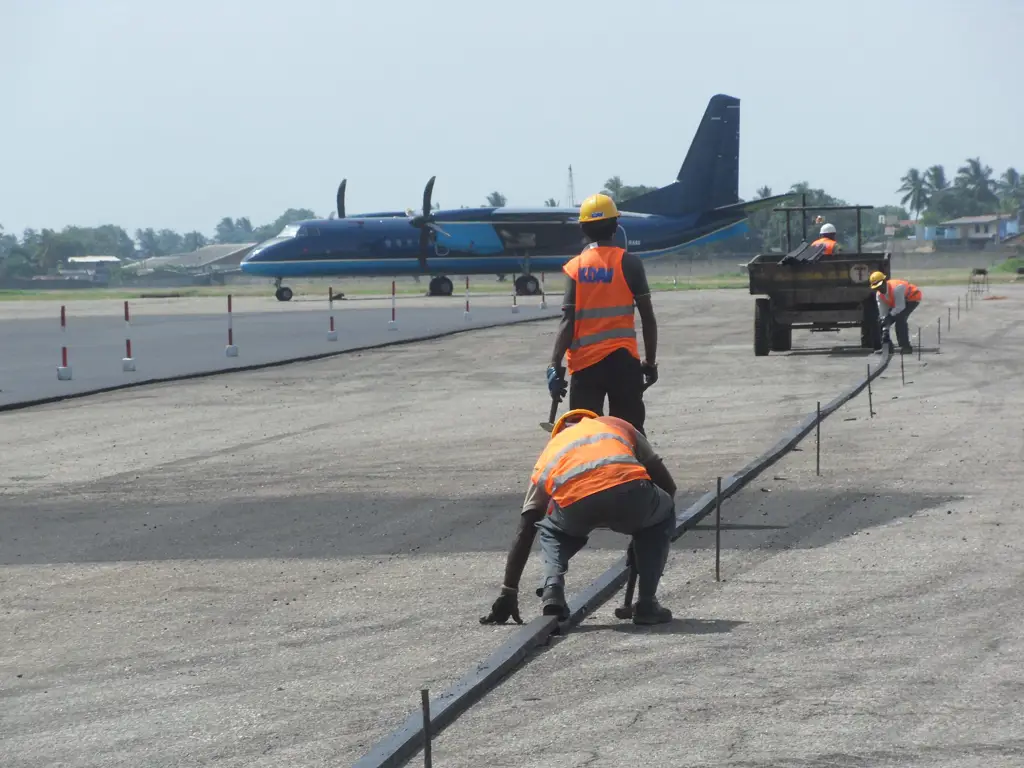 Proses pembangunan bandar udara