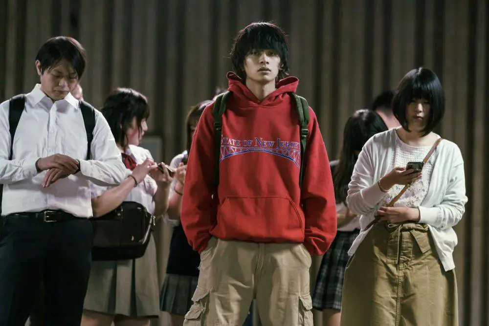 Foto pemeran utama Takemichi Hanagaki dalam film live action