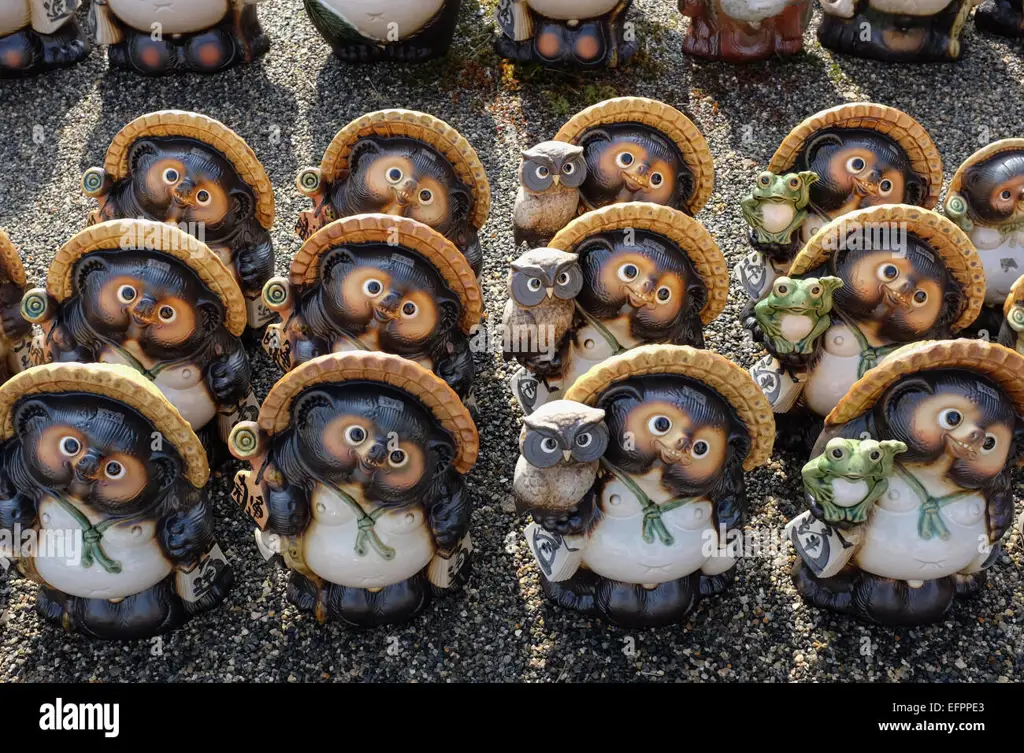 Patung Tanuki khas Jepang