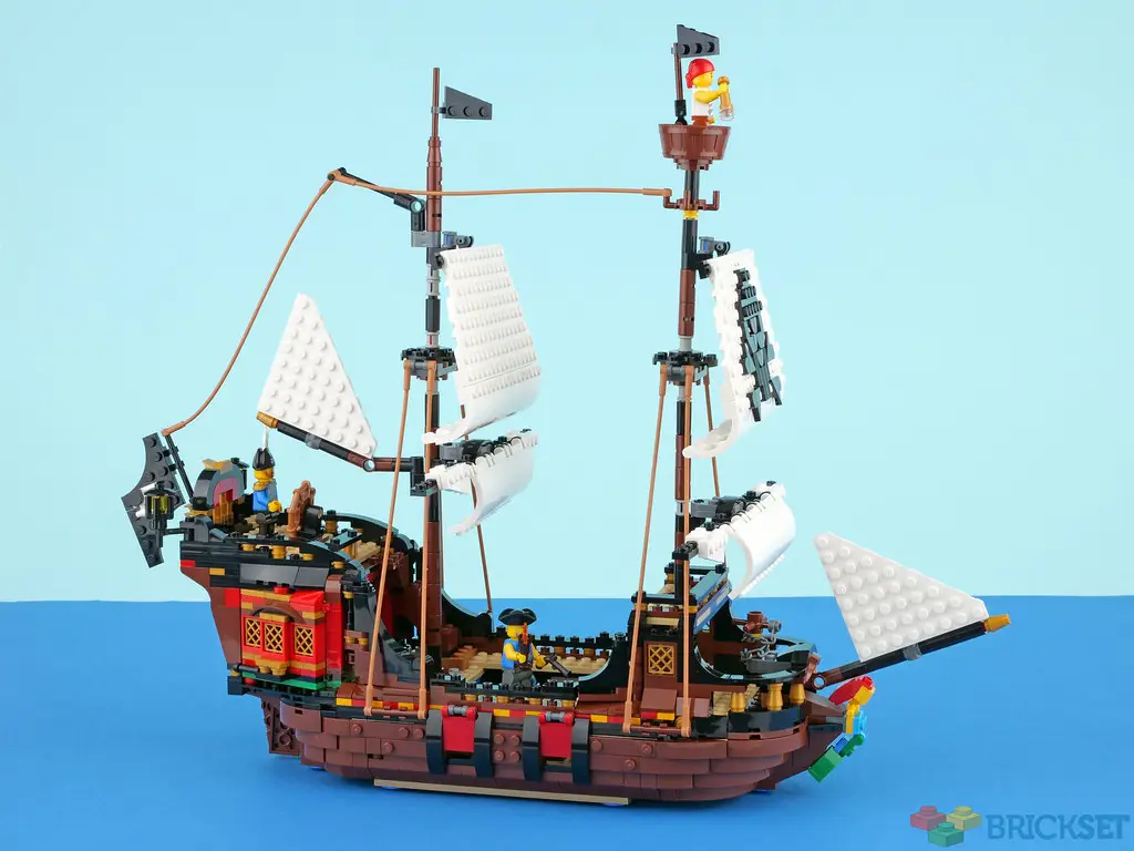 Perbandingan harga lego kapal bajak laut