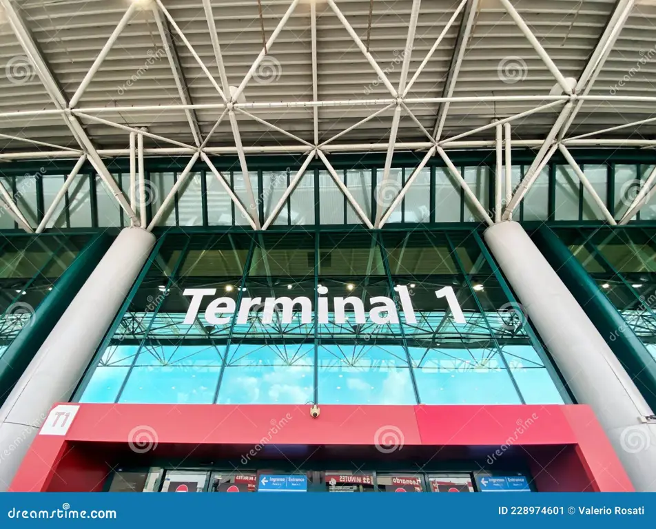 Gambar terminal di Bandar Udara Internasional Leonardo da Vinci