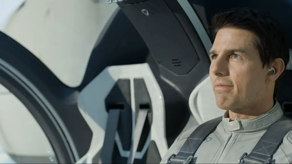 Tom Cruise dalam film Oblivion