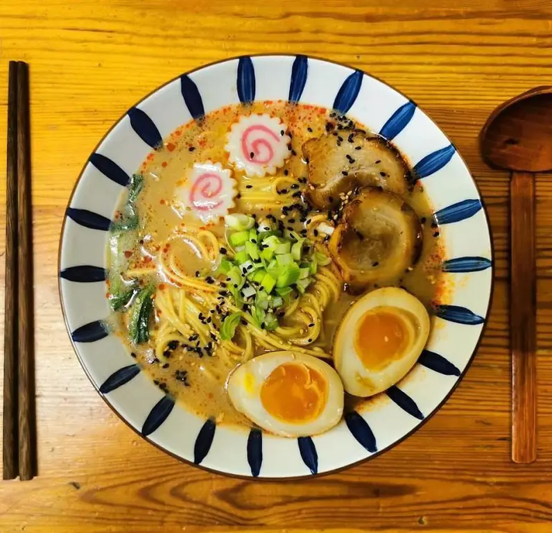 Berbagai macam topping ramen yang menggugah selera