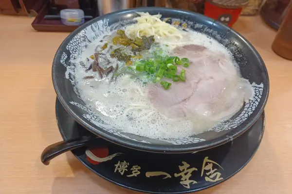 Berbagai macam topping ramen Hakata