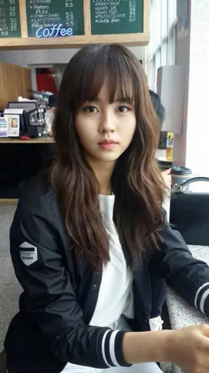 Potret Kim So-hyun sebagai Go Eun-Byul dan Lee Eun-bi