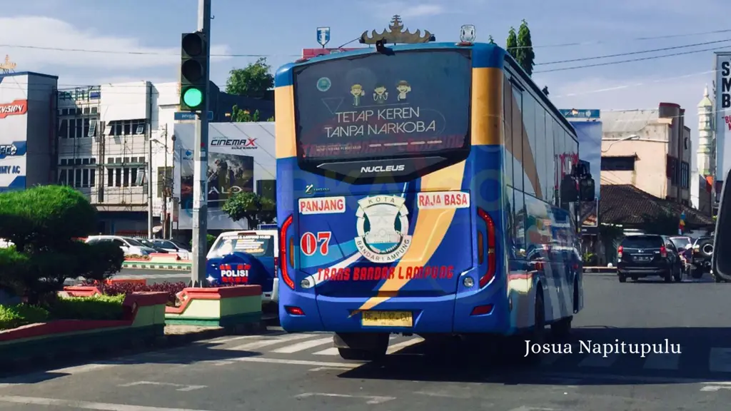 Berbagai moda transportasi di Bandar Lampung