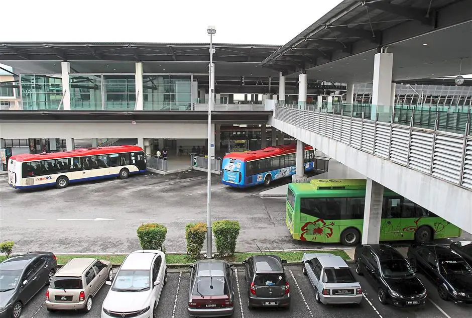 Gambar transportasi umum di Bandar Jaya