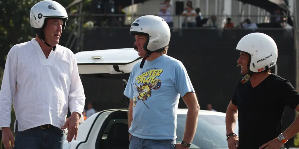 Jeremy Clarkson, Richard Hammond, dan James May bersama mobil mewah