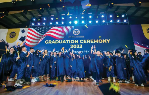 Gambar upacara wisuda