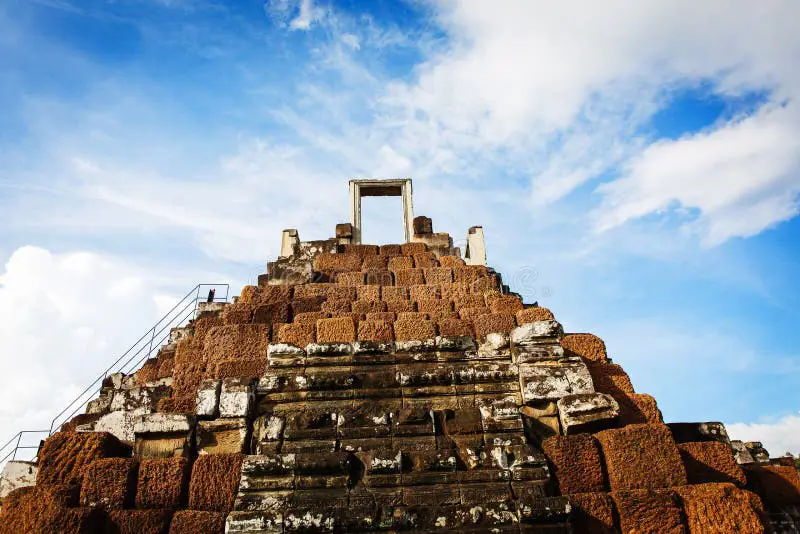 Candi-candi di perbatasan Thailand dan Kamboja